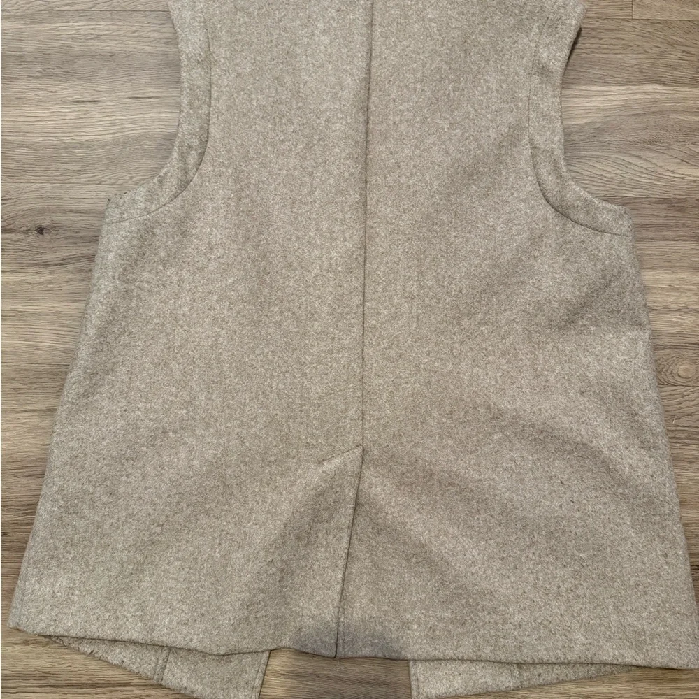 Zara Women's Beige Vest with Pockets - Picture 3 of 5